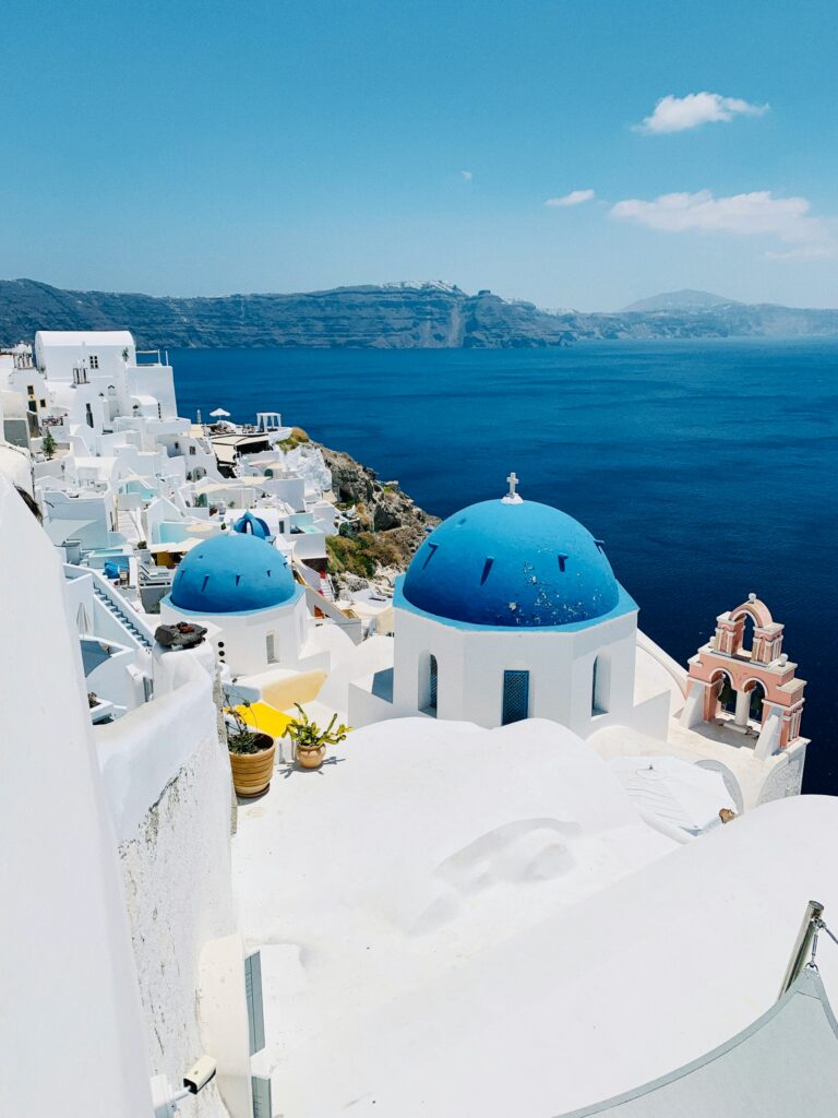 15 Most Beautiful Places in the World You Must Visit in 2026 1 1. Santorini, Greece