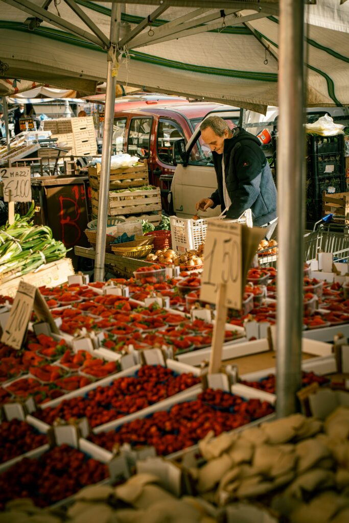 Guatemala Budget Guide: Daily Costs and Smart Money-Saving Tips (2026) 2 Food Costs